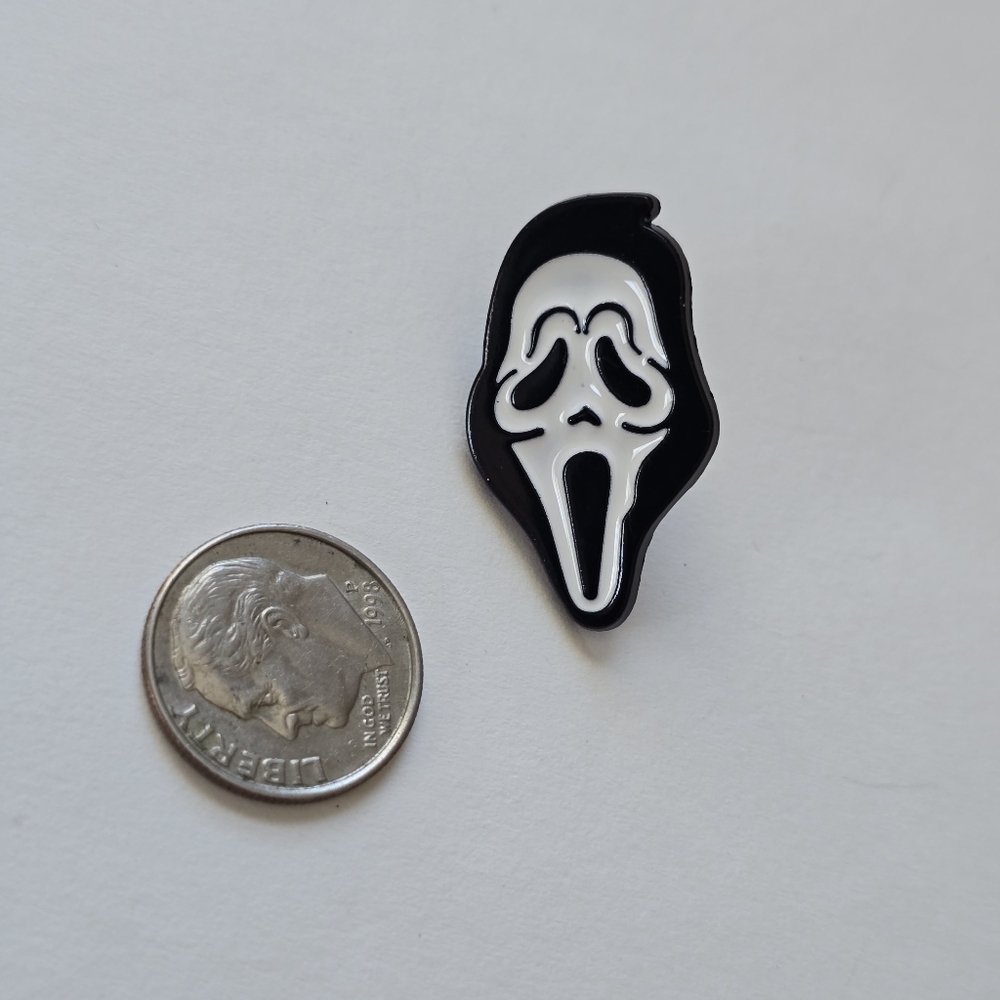 Ghostface Pin - Picture 2 of 3